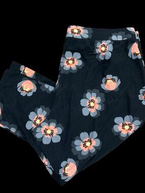 Black Floral Print Capri Legging